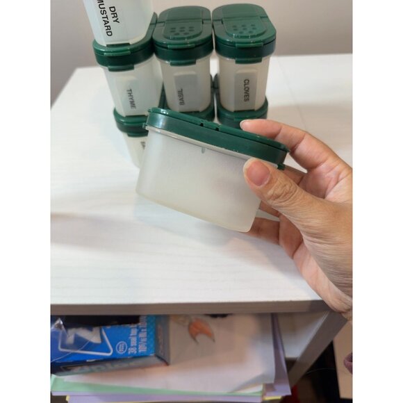 Tupperware Spice Containers Set of 8 Clear Green Lids Vintage 1843-19 - Picture 3 of 7